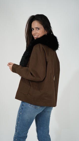 CUELLO DE PELO VIRAGO NEGRO