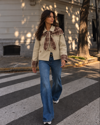 TRENCH CON CAPA REVERSIBLE